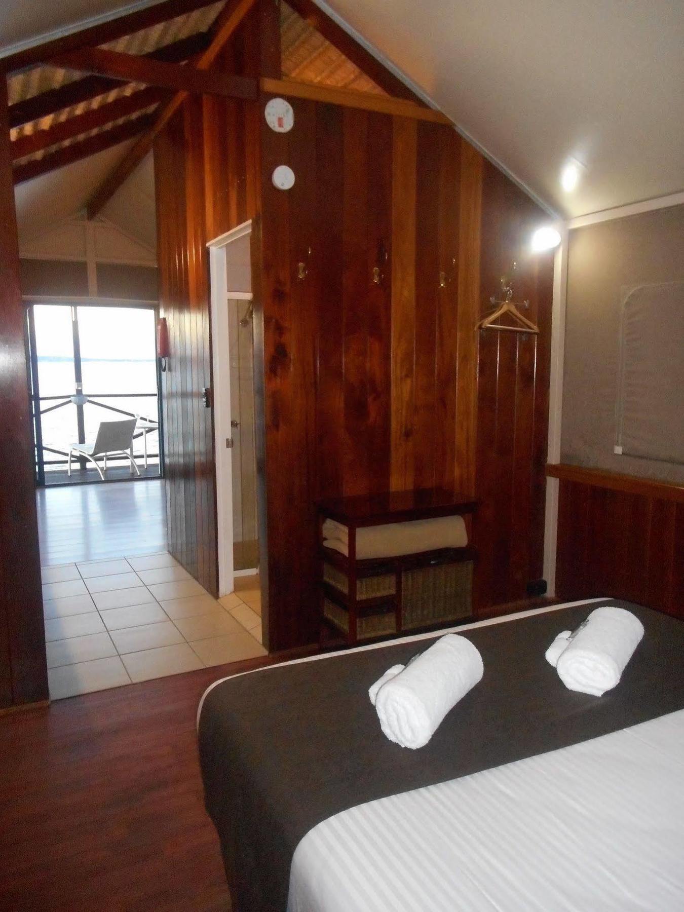 Two Shores Holiday Village Entrance Εξωτερικό φωτογραφία